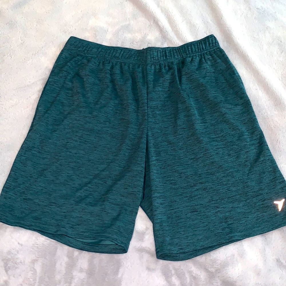 NWT Old Navy Active Shorts Size L